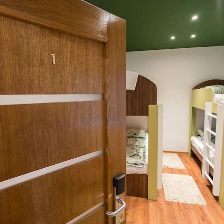 Green Hostel Sfântu-Gheorghe エクステリア 写真