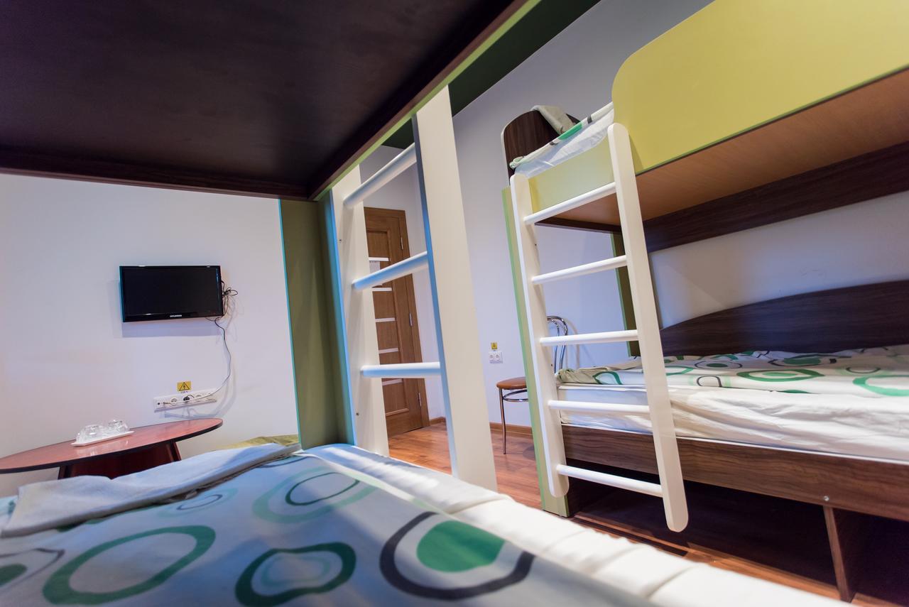 Green Hostel Sfântu-Gheorghe エクステリア 写真
